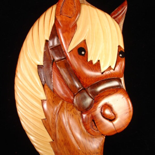 Bellamente hecho a mano 3 dimensiones Intarsia Wood Art HORSE Puzzle Caja de madera