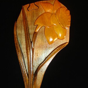 Beautifully hand crafted 3 dimensional Intarsia Wood Art Yellow DAFFODIL FLOWER Puzzle Wooden Box
