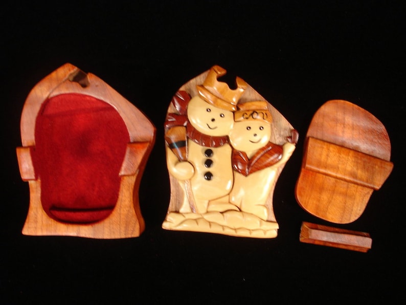 Beautifully hand crafted 3 dimensional Intarsia Wood Art SNOWMAN and WOMAN Puzzle Wooden Box
