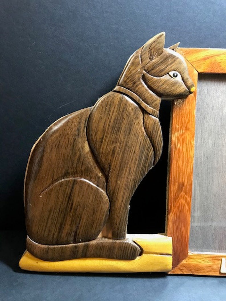 Beautifully hand crafted 3 dimensional Intarsia Wood Art KITTY CAT Picture Photo Frame
