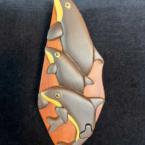 Caja de madera con rompecabezas de FAMILIA DE DELFINES con arte en madera en intarsia tridimensional bellamente elaborado a mano