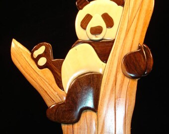 Vackert handgjord 3-dimensionell intarsia träkonst PANDA-skylt väggplakett