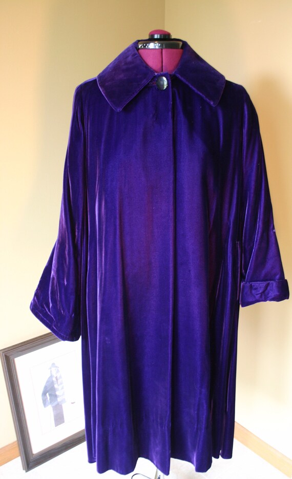 Vintage 1960s purple velvet opera coat from Montal