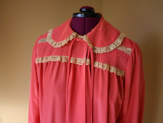 1940s Salmon Maxan pegnoir robe negligee