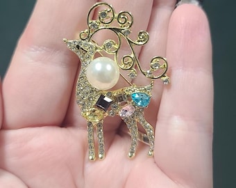 Reindeer Brooch, Reindeer Pin, Christmas Brooch, Christmas Pin, Holiday Brooch, Holiday Pin, Pearl Brooch, Rhinestone Brooch