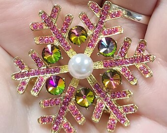 Pink Snowflake Brooch, Snowflake Pin, Christmas Brooch, Christmas Pin, Winter Brooch, Winter Pin