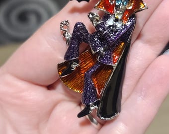 Dracula Brooch, Vampire Brooch, Dracula Pin, Vampire Pin, Halloween Brooch, Halloween Pin