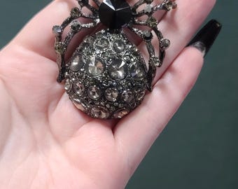 Spider Brooch, Spider Pin, Halloween Brooch, Halloween Pin