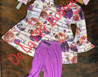 Traje Floral Púrpura