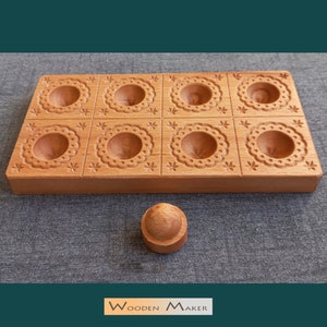 Ravioli mold  " Sartiglia". 8 cavità. Fallo veloce e semplice! Con pestello. Raviolo 5x5 cm, ripieno 2,5 cm