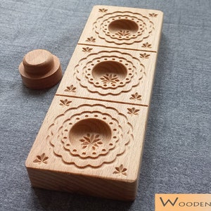 Ravioli  mold for Pastamaker  &quot;SARTIGLIA&quot;. 3 cavities. Equipped with pestle. Raviolo 6,5X6,5 cm, stuffed 3 cm. Mold 8x22 cm