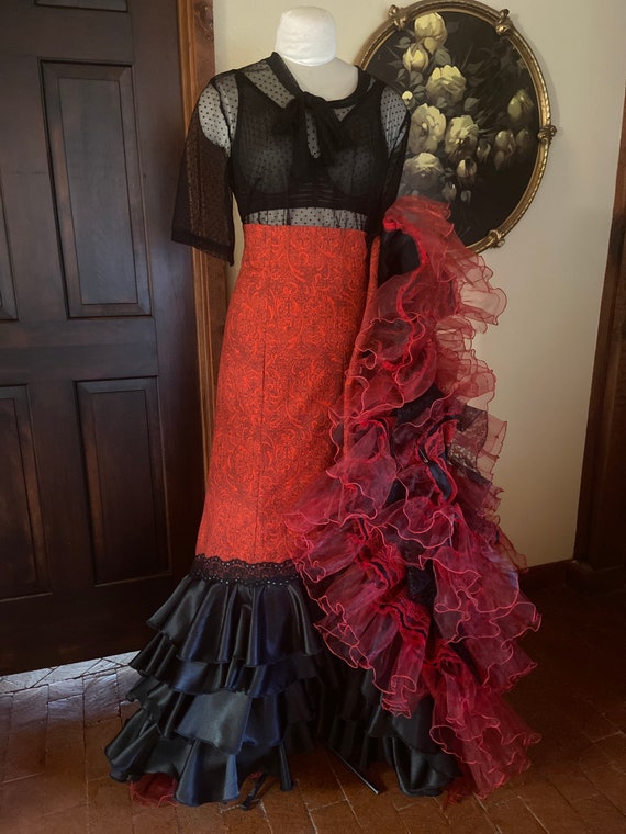 Gorgeous Red and Black Flamenco Costume Bata De Cola 