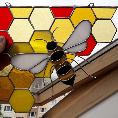 honeycomb, glass bee, bee,corner stained glass, Hanging Glass, home decor, stained suncatcher, stained glass decor