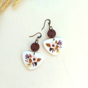 Floral clay earrings, Polymer clay earrings,  Neutral earrings, Flower earrings, Minimalist clay earrings