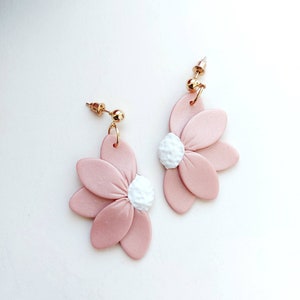 Daisy earrings, Floral earrings, Flower earrings, Handmade Polymer clay earrings