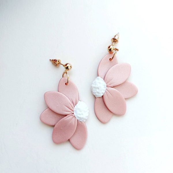 Daisy earrings, Floral earrings, Flower earrings, Handmade Polymer clay earrings