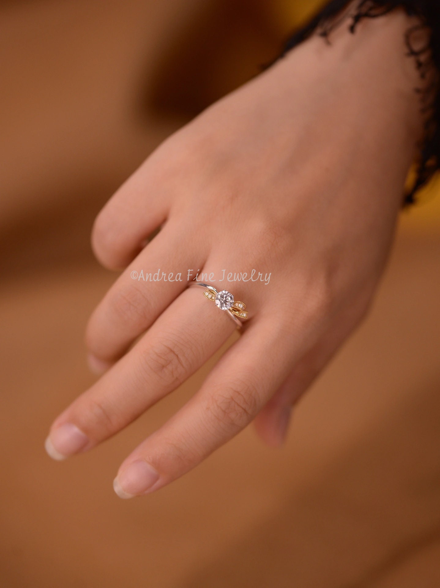 0.5 カラット モアッサナイト ツートンゴールド 結婚指輪 - 18K