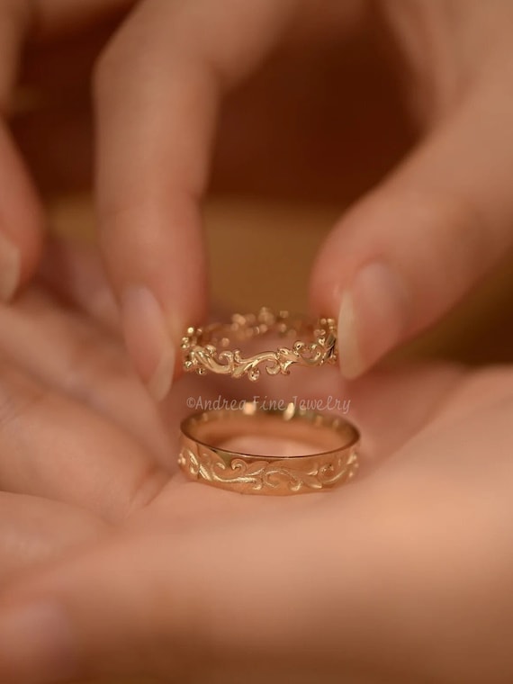 Matching wedding rings set made of two colors of gold