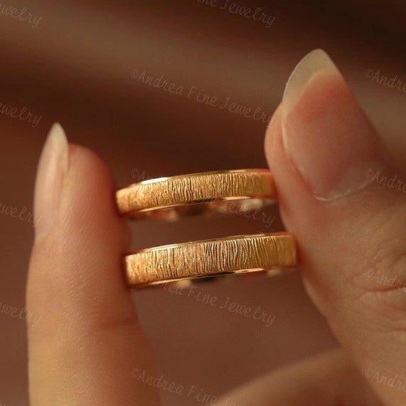 Buy quality 22 carat gold couple love classical rings RH-CR462 in Ahmedabad
