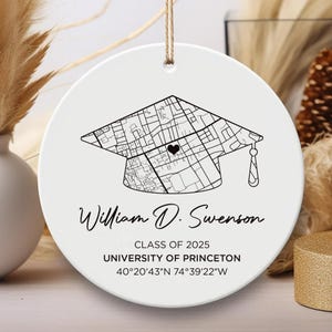 Ornement en céramique de carte de campus personnalisée, souvenir universitaire personnalisé, cadeau de remise des diplômes de la promotion 2025, souvenir d'un diplômé universitaire, carte scolaire
