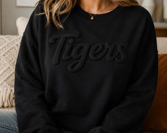 Sudadera con estampado personalizado de mascota, camiseta con nombre de equipo personalizado, sudadera con capucha 3D en relieve con espíritu escolar, camiseta para el día del partido deportivo, regalo para la madre del equipo