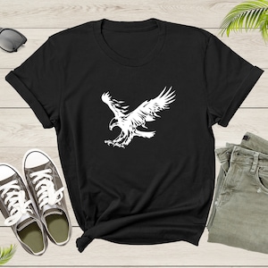 Flying Soarning Hunting American Bald Eagle Bird Gift Adults T-Shirt Cool Bald Eagle Lover Gift T Shirt for Teens Youth Graphic Tshirt