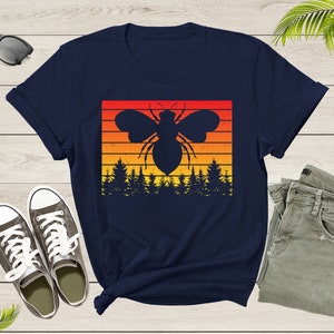 Bee Lover Gift for Beekeepers Bumblebee Birthday Men Women T-Shirt Save the Bees Shirt Honey Bee Shirt Beekeeper Shirt Bee Lover Shirt