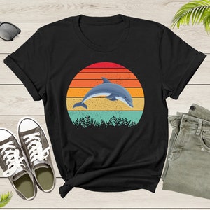 Retro Sunset Vintage Ocean Sea Dolphin Animal Fish Lover Gift for Dolphin Lovers Women Men Adults Kids Mom Dad Girls Boys Shirt T-Shirt
