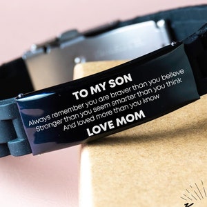 Personalisiertes Sohn Geschenk, To My Son Always Remember You Are Braver Than You Believe Love Mom, Silikon Armband Geburtstagsgeschenk für Sohn von Mama