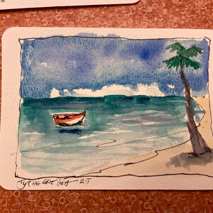 Postal original en acuarela de 4 x 6 pulgadas. Playa con un solo barco.