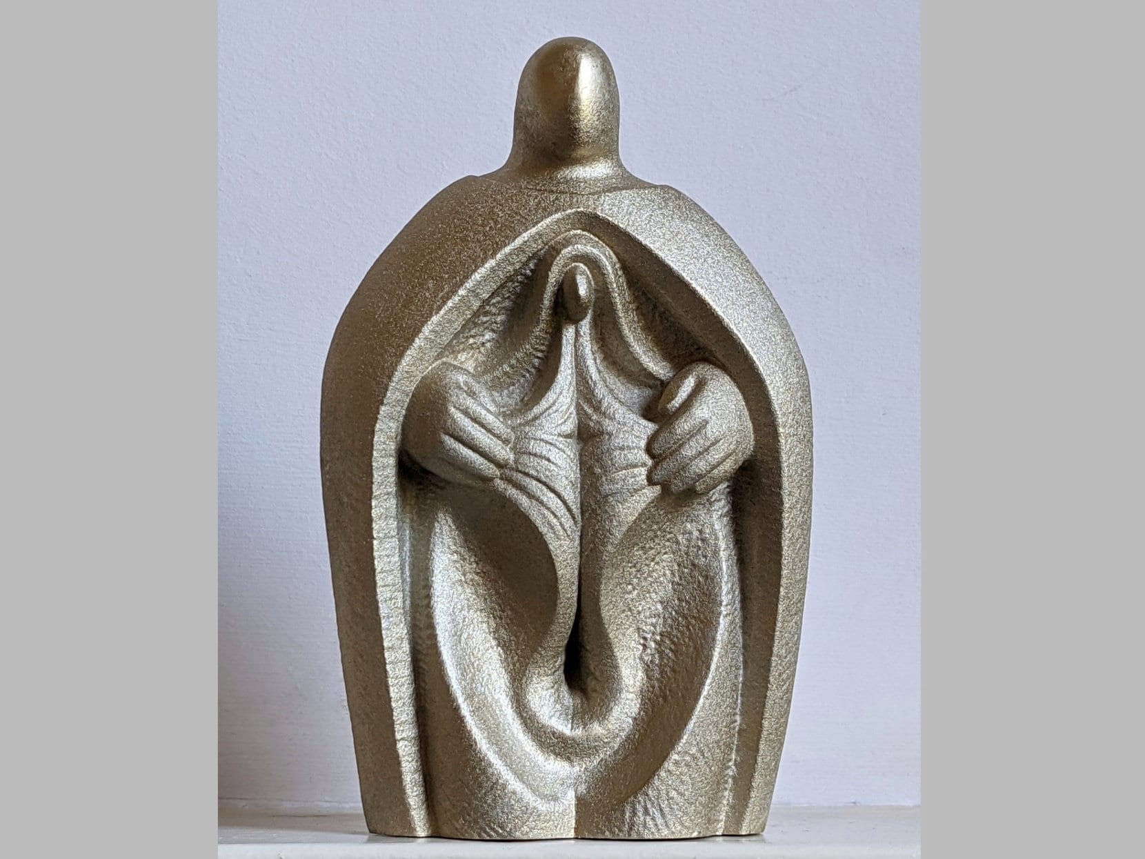 外陰部の聖母。金のアナシルマ。シーラ・ナ・ギグ。バウボ。フェミニストの象徴。外陰部の神殿。現代彫刻。女性のエロティカ。アーティスト制作。 - Etsy  日本