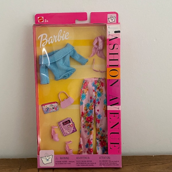 Vintage Barbie Fashion Avenue 2002 Top Pants Accessories 25702 NIB