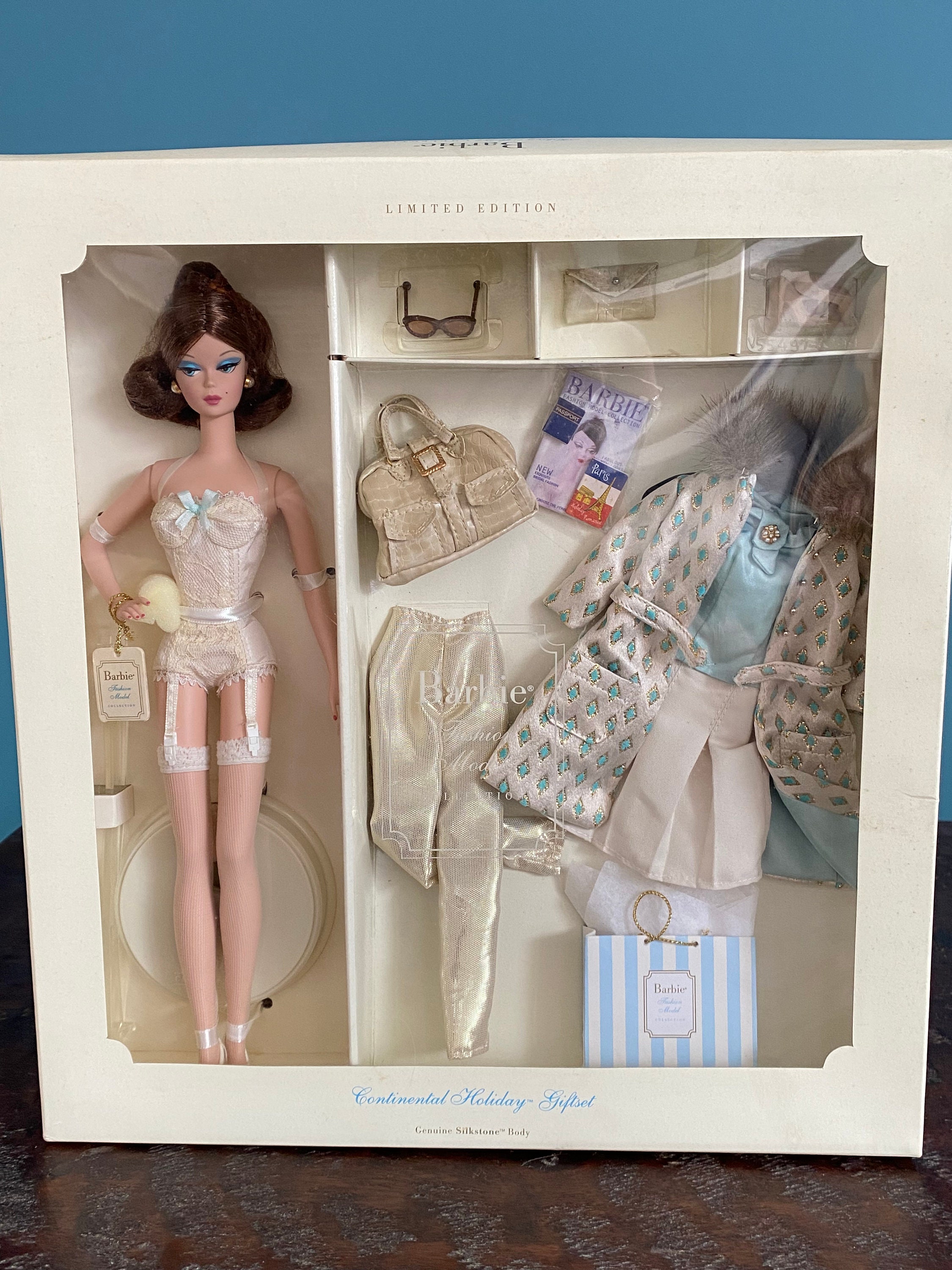 Continental Holiday Barbie Giftset Silkstone BFMC Gold Label