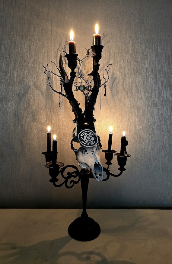 Hekate Rehschädel Kerzenleuchter: Hexenhafte Göttin Altar Dekoration