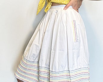 1950 jolie jupe brodée, plis et smock, fait main vintage années 50s