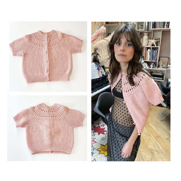 Gilet court 1960 rose pastel en laine tricoté main, cardigan rose vintage manches courtes, 60s hand made crop sweater size M