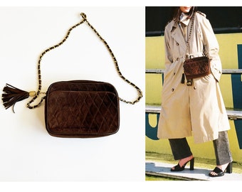 Brown shoulder bag in quilted goat suede and gold chain shoulder strap vintage 1980