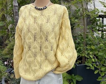 vintage yellow hand knitted sweater, vintage 80s in perfect condition. Taille L 80s yellow sweater size L