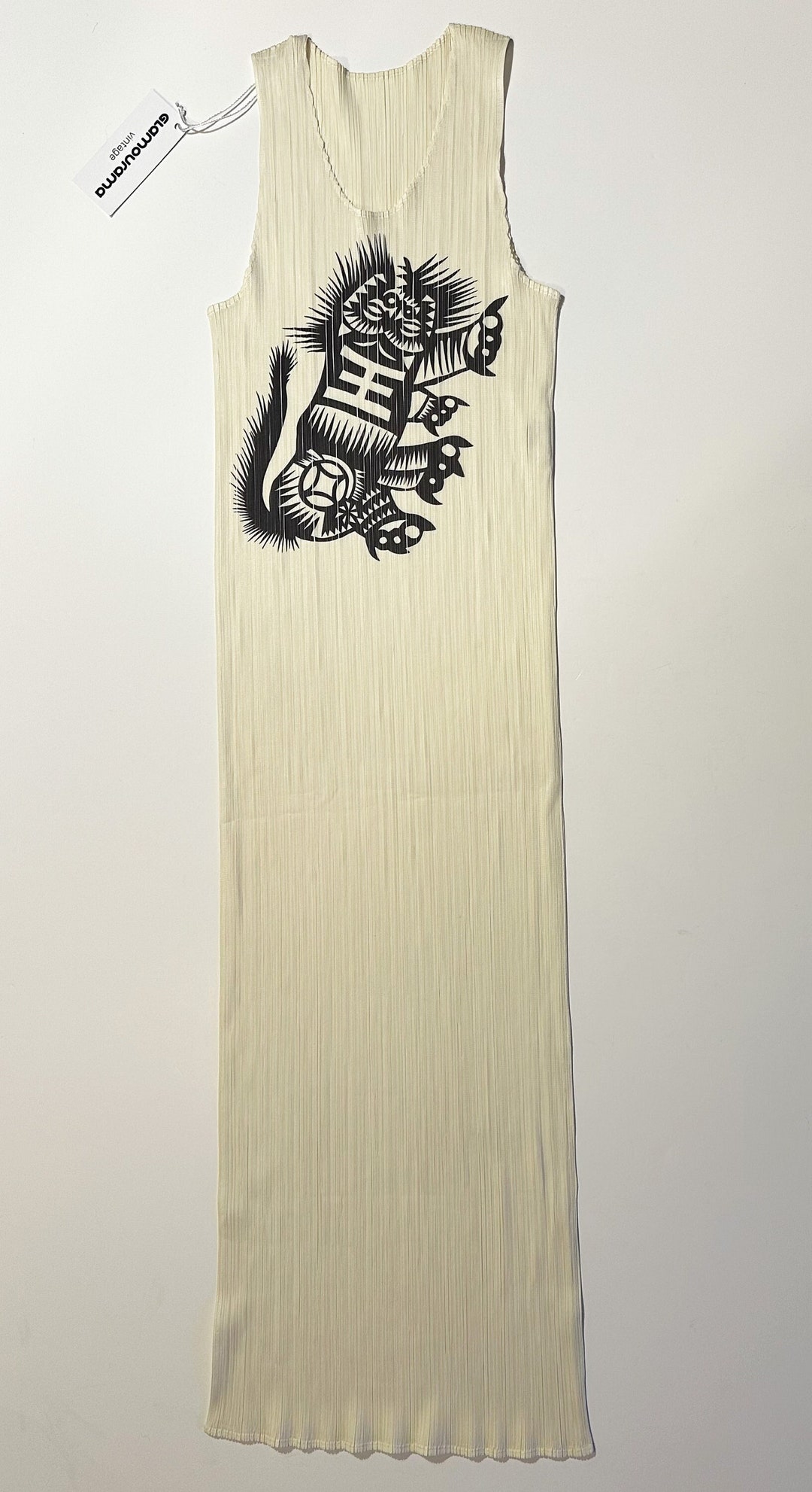 ISSEY MIYAKE Pleats Please Pleated and Printed Tank Dress, White Tank Dress With Black Tiger Graphic, Made in Japan. Very Rare Piece - Etsy ISSEY MIYAKE Pleats Please Pleated and Printed Tank Dress, White Tank Dress With Black Tiger Graphic, Made in Japan. Very Rare Piece - Etsy