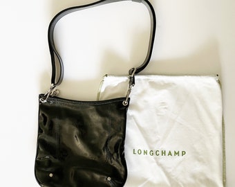 Vintage Longchamp shoulder bag in black patent leather