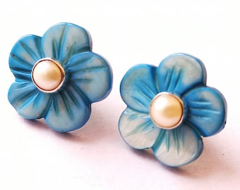 Sky Blue Mother of Pearl Flower Carving Stud With Pearl -925 Sterling Silver- Pearl Studs- Minimalist Earrings- Mother of Pearl Jewelry