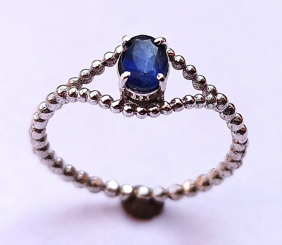 Oval Kyanite Detailed Silver Bead Ring Oval Kyanite Detailed Silver Bead Ring
