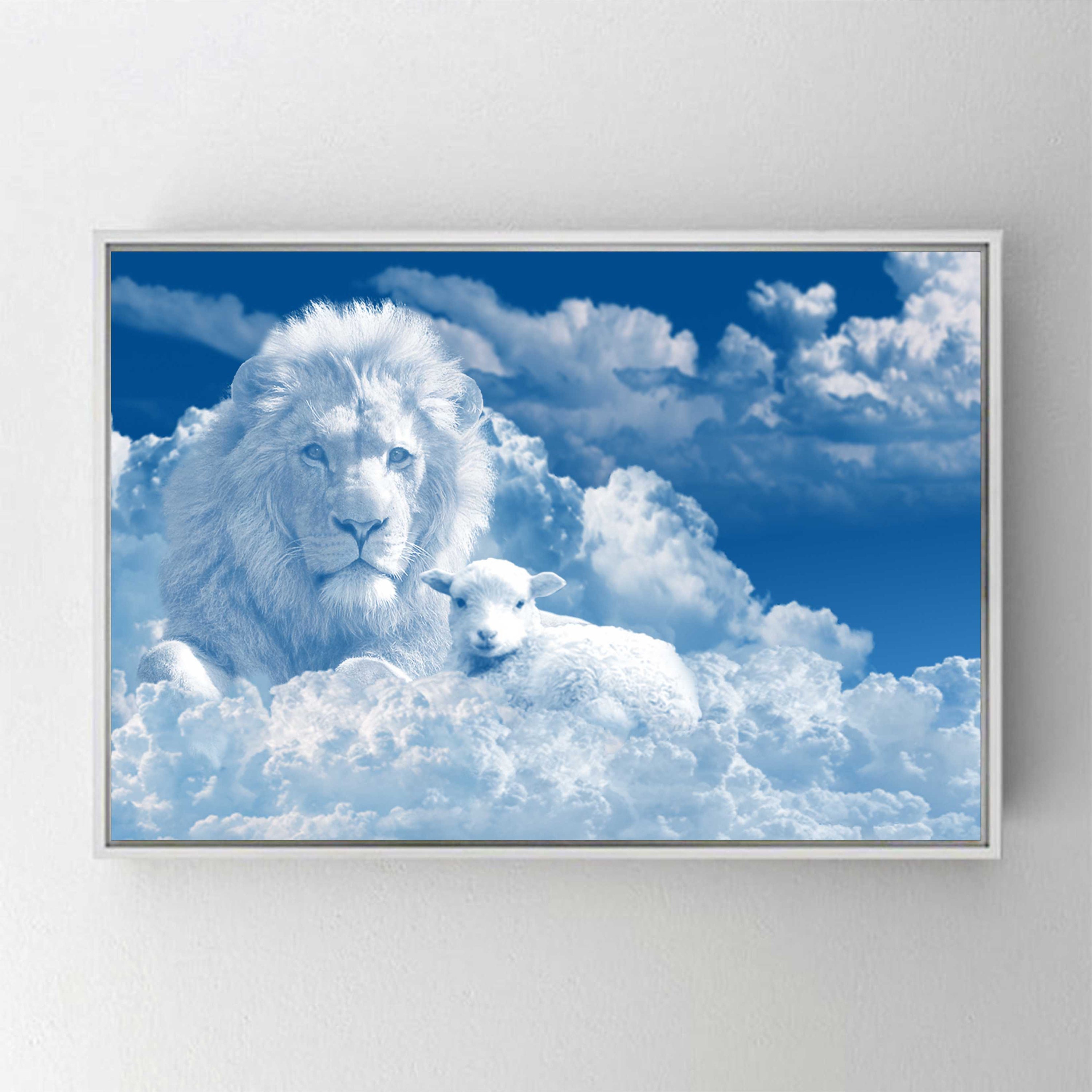 Quadro Su Tela Leone E Agnello – Stampa Artistica Religiosa Cristiana Con Croce Tra Le Nuvole, 30x40 O 40x60 Cm, Per Casa E Chiesa
