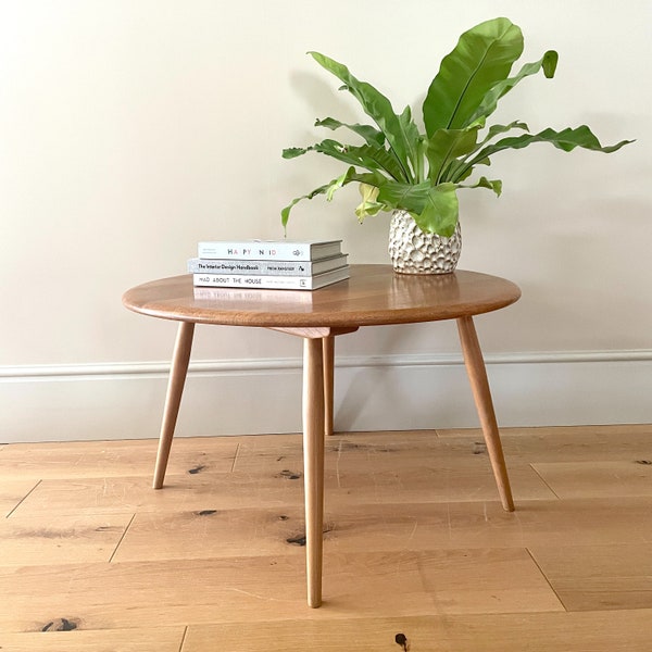 Ercol Blonde Small Supper Table No 142, Beautiful Vintage Ercol Supper table, Elm and beech coffee table. Coffee table,