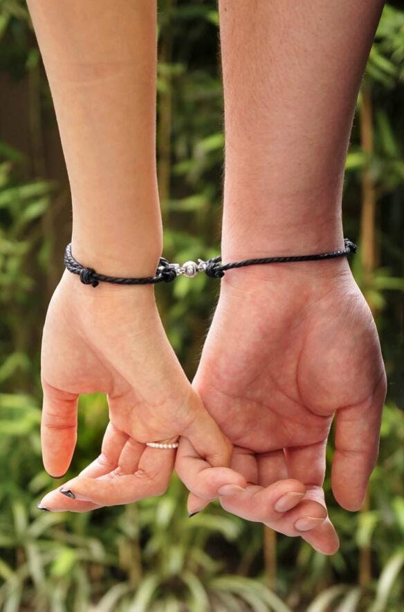 LuckyOpt Set 2 Braccialetti Intrecciati Regolabili Con Cuore – Fatti A Mano In Nylon, Con Strisce Riflettenti – Idea Regalo Per Amici E Festa