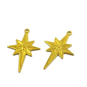0.80x20x31 mm Raw Brass Pole Star Charm, Hallazgos de Pole Star, Hallazgos de forma de estrella de poste, Amuletos de forma de estrella de poste, Hallazgos de latón crudo, Colgante