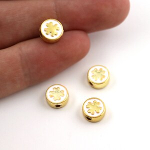 8 mm 24k perles de trèfle émaillé or brillant, breloques de trèfle, connecteur de bracelet de trèfle, fournitures de bijoux en émail plaqué or, M1077