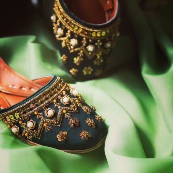 gurgabi shoes