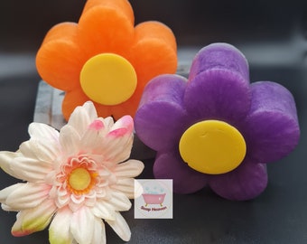 Daisy Flower Soap, Handmade Gift, Gift Ideas, Soap Gift, Birthday, Scented, Home decor, Artisan Craft gift, Soap Heaven, Free UK Delivery,