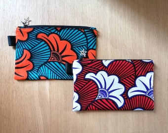 Pochette zippée en tissu wax fleurs de mariage, trousse sac à main, fait main en France